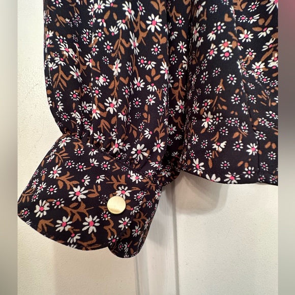 Loft floral blouse NWT size medium new - Picture 4 of 4
